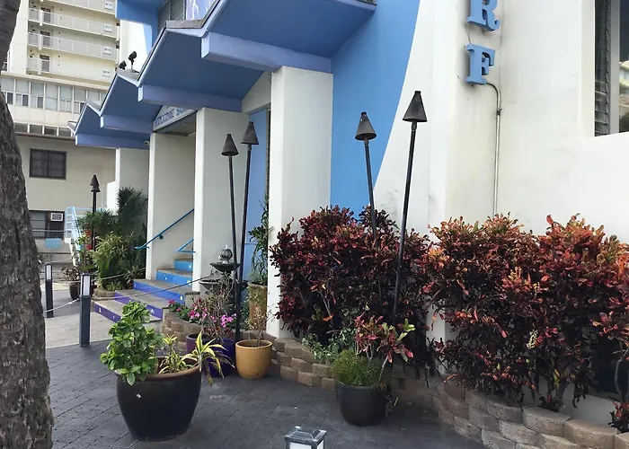 Holiday Surf Hotel